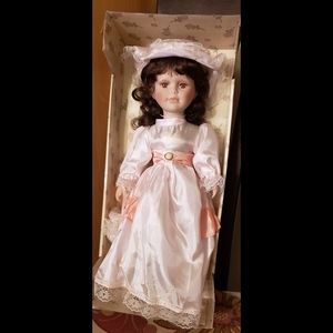 DOLL Genuine porcelain limited edition hand craft